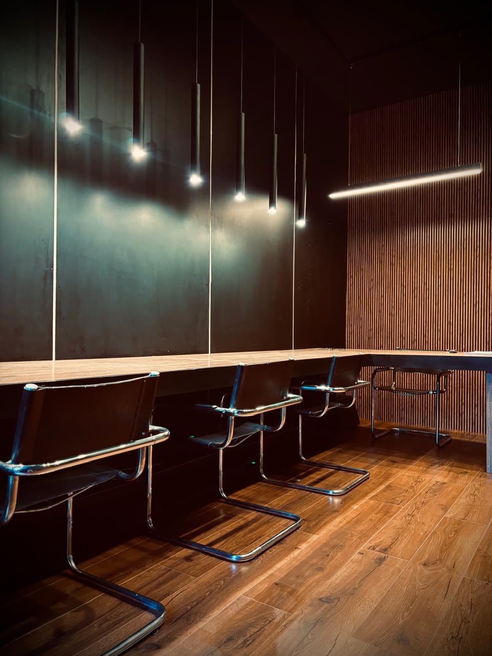 Interior del estudio R++R — vista 1