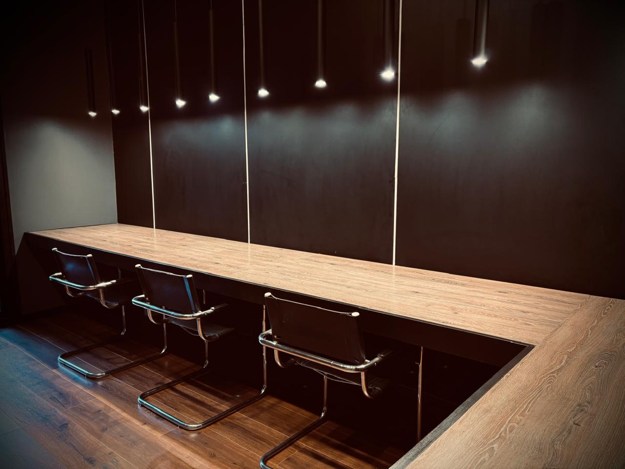 Interior del estudio R++R — vista 2